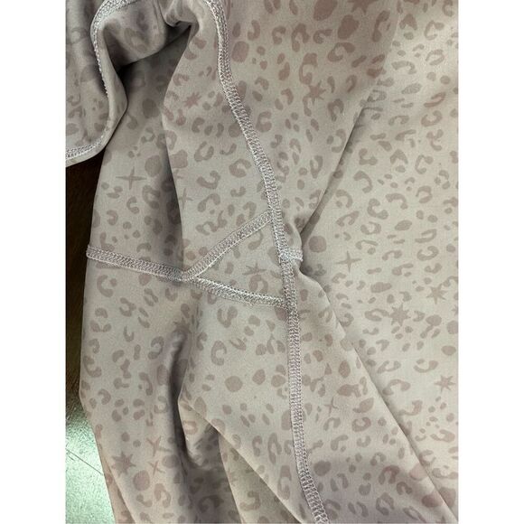 Beyond Yoga x Barre3 Collab Leggings Dusty Purple Leopard Print - Small - Picture 12 of 14